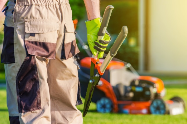 A man doing lawn care in Racine, WI